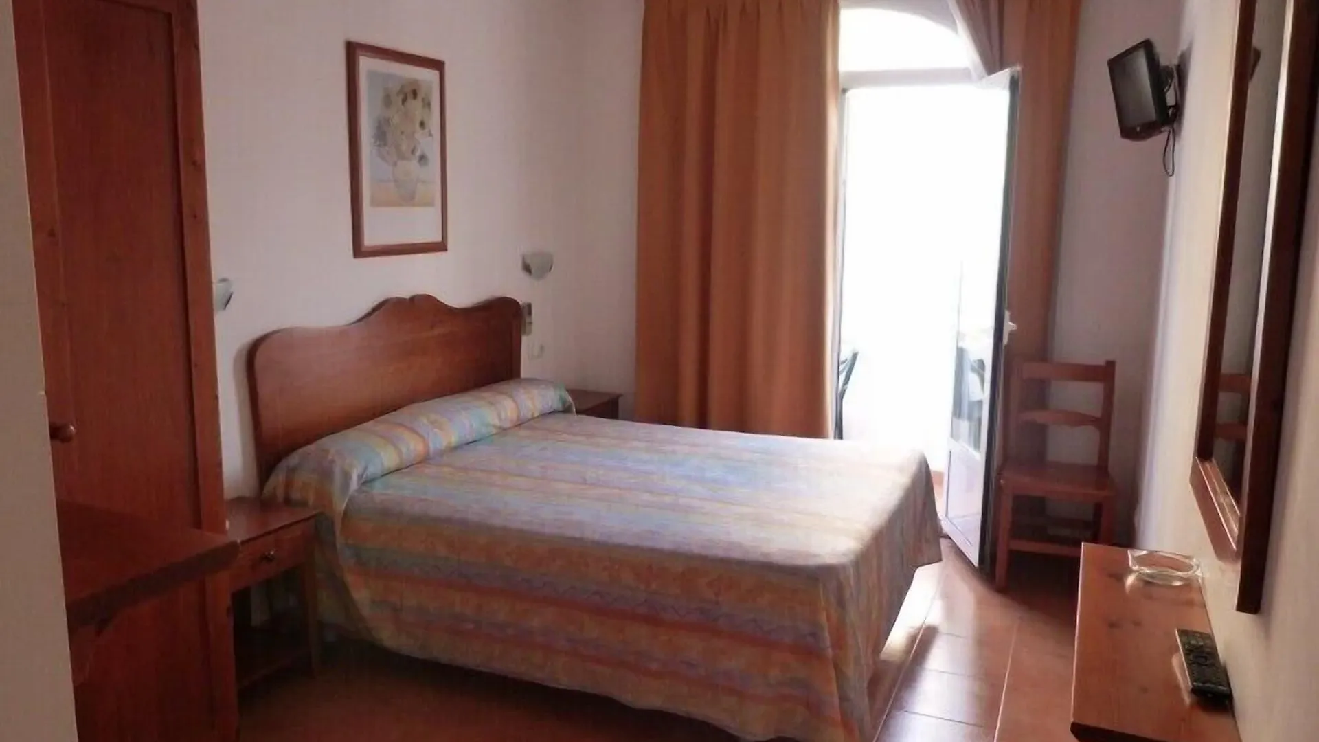 **  Hotel Geminis Ciutadella  España
