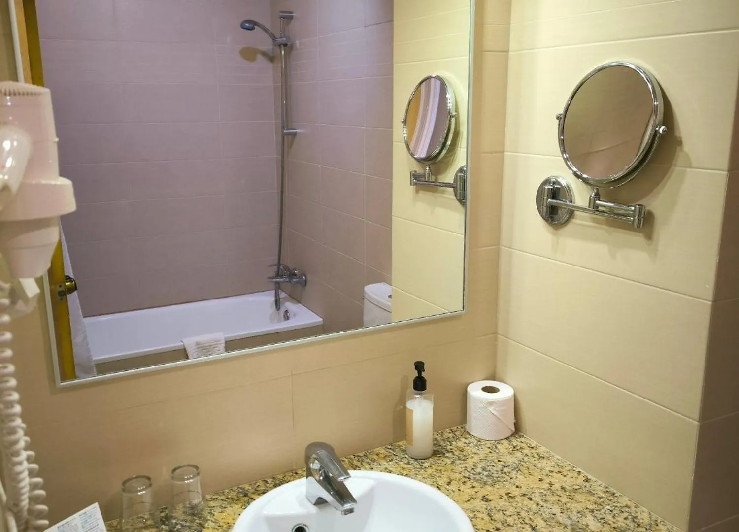 Hotel Geminis Ciutadella  2*, Ciutadella (Menorca) España
